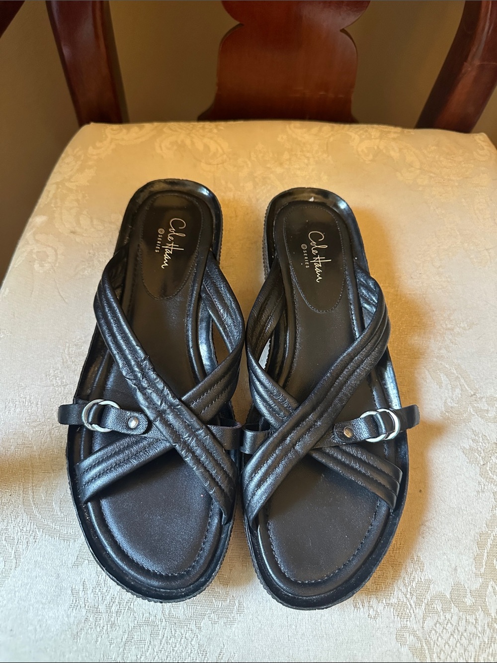 Gorgeous Cole Haan G Series w/Nike soles leather sandals, EUC